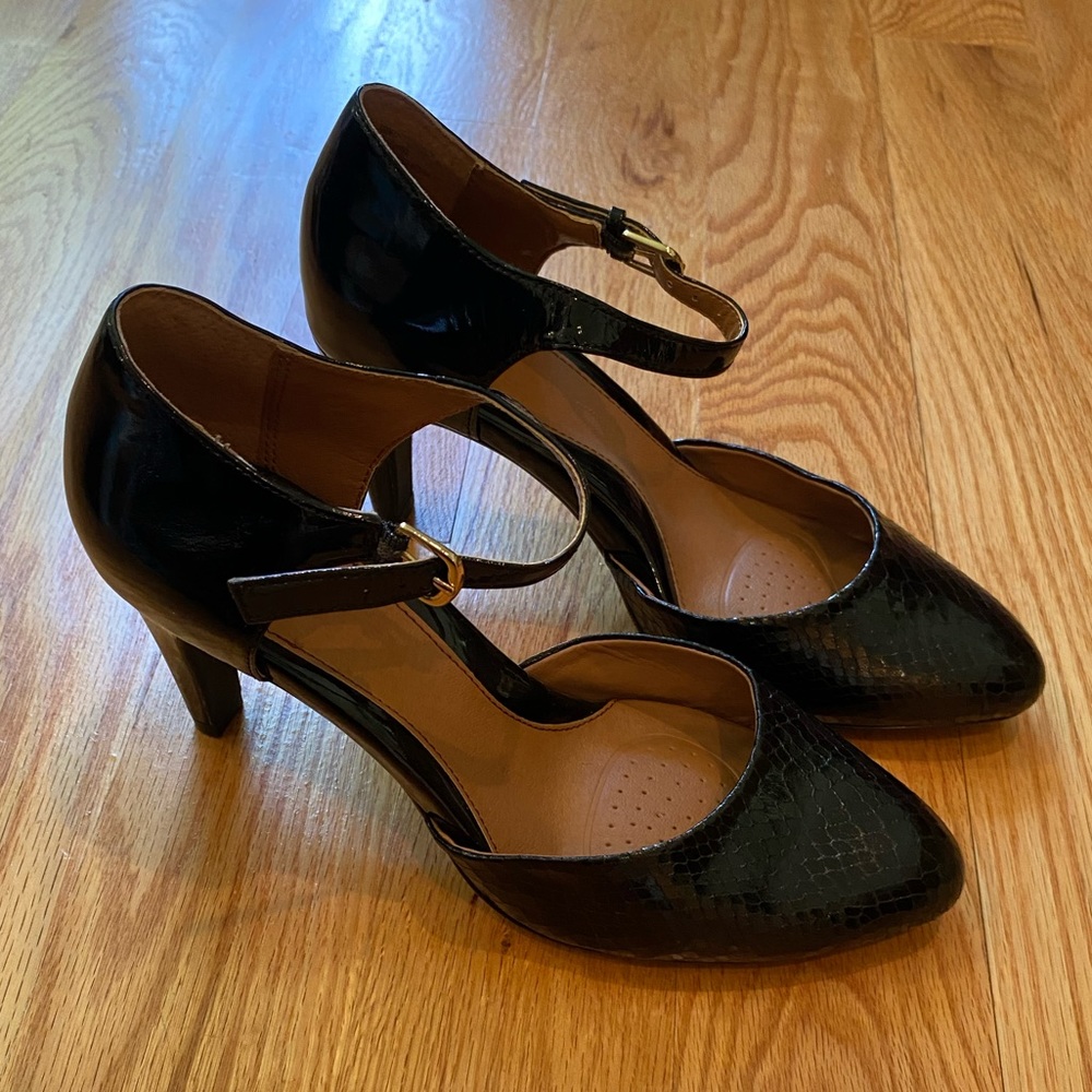 Sofft Black Snakeskin Heels